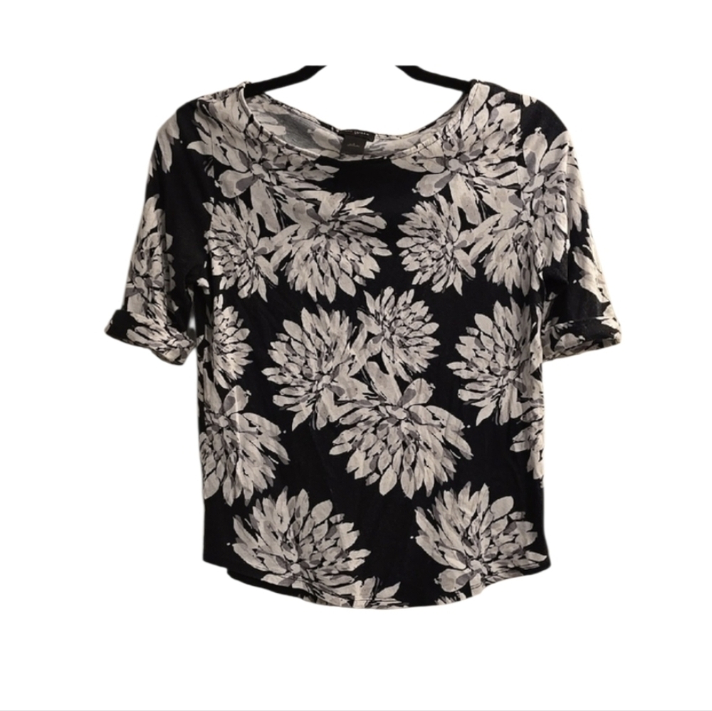 Ann Taylor black floral top with short sleeves and a crew neck, size sma…